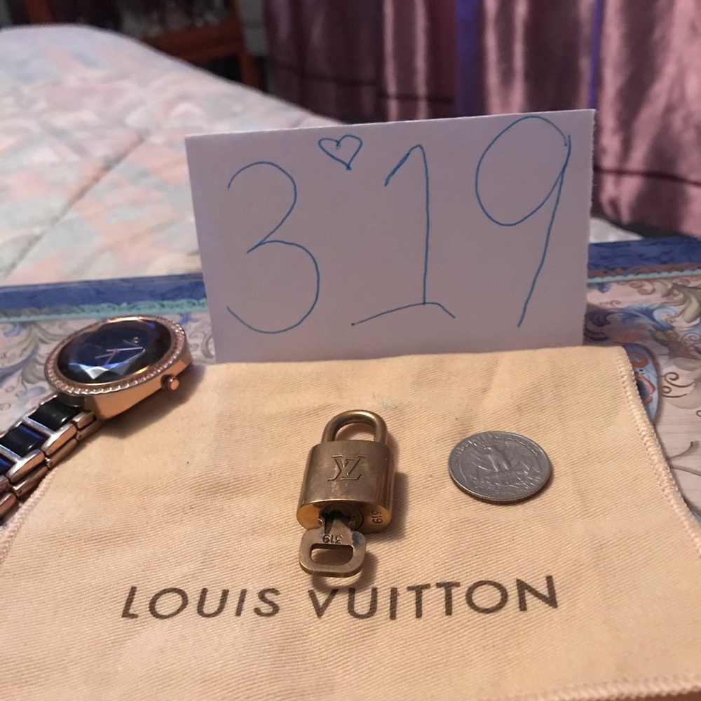 💯Authentic Louis Vuitton 🔐🎉 LAST ONE🎉